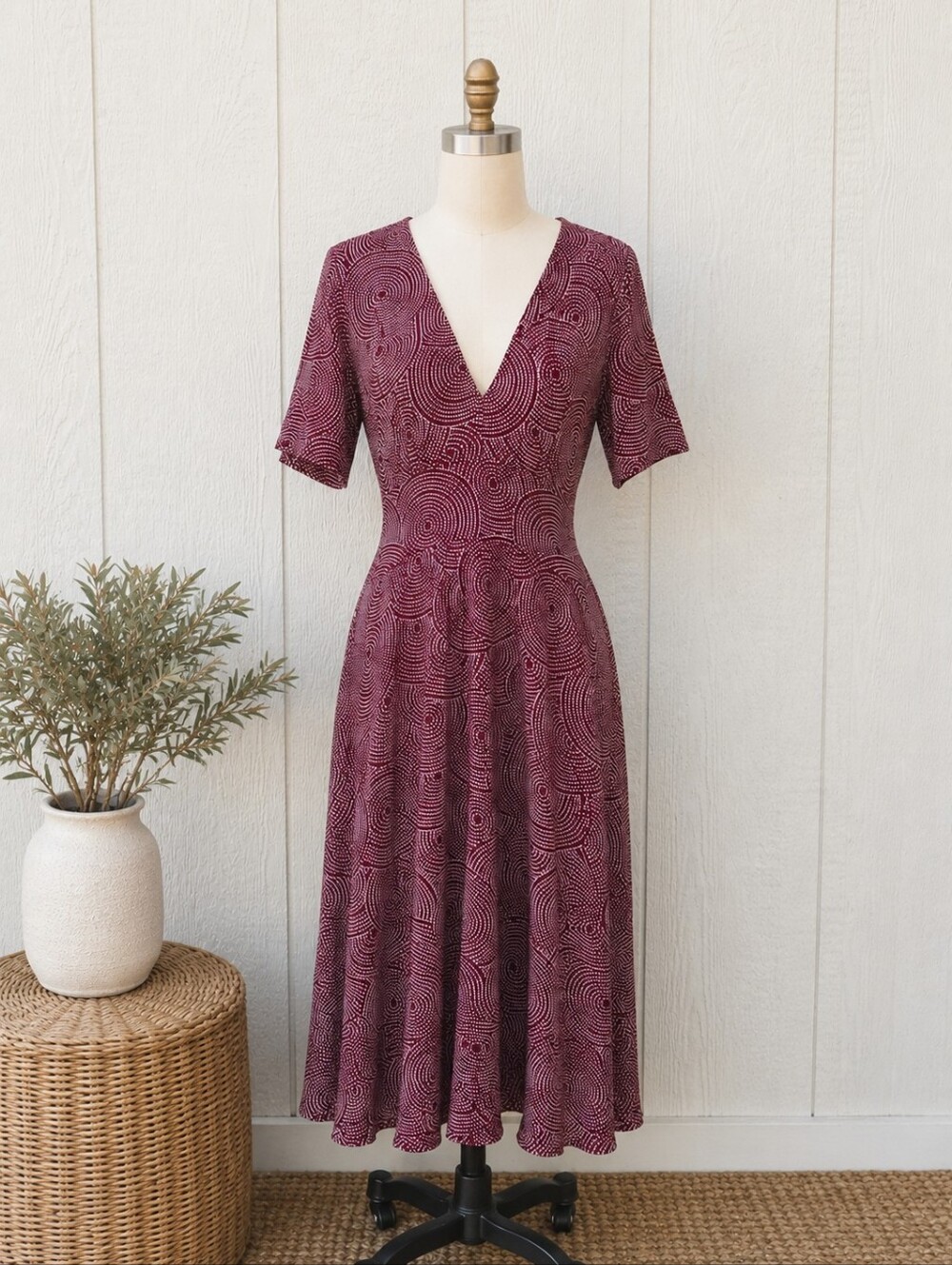 Loco Lindo 1940s Vintage-Inspired Red Swirl Midi Dress